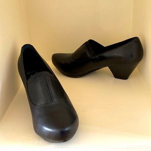 DANSKO Black Leather Pump with 2” Heel - US Sz 6.5-7/Euro Sz 37